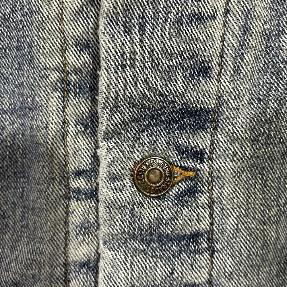 Levis tagged large