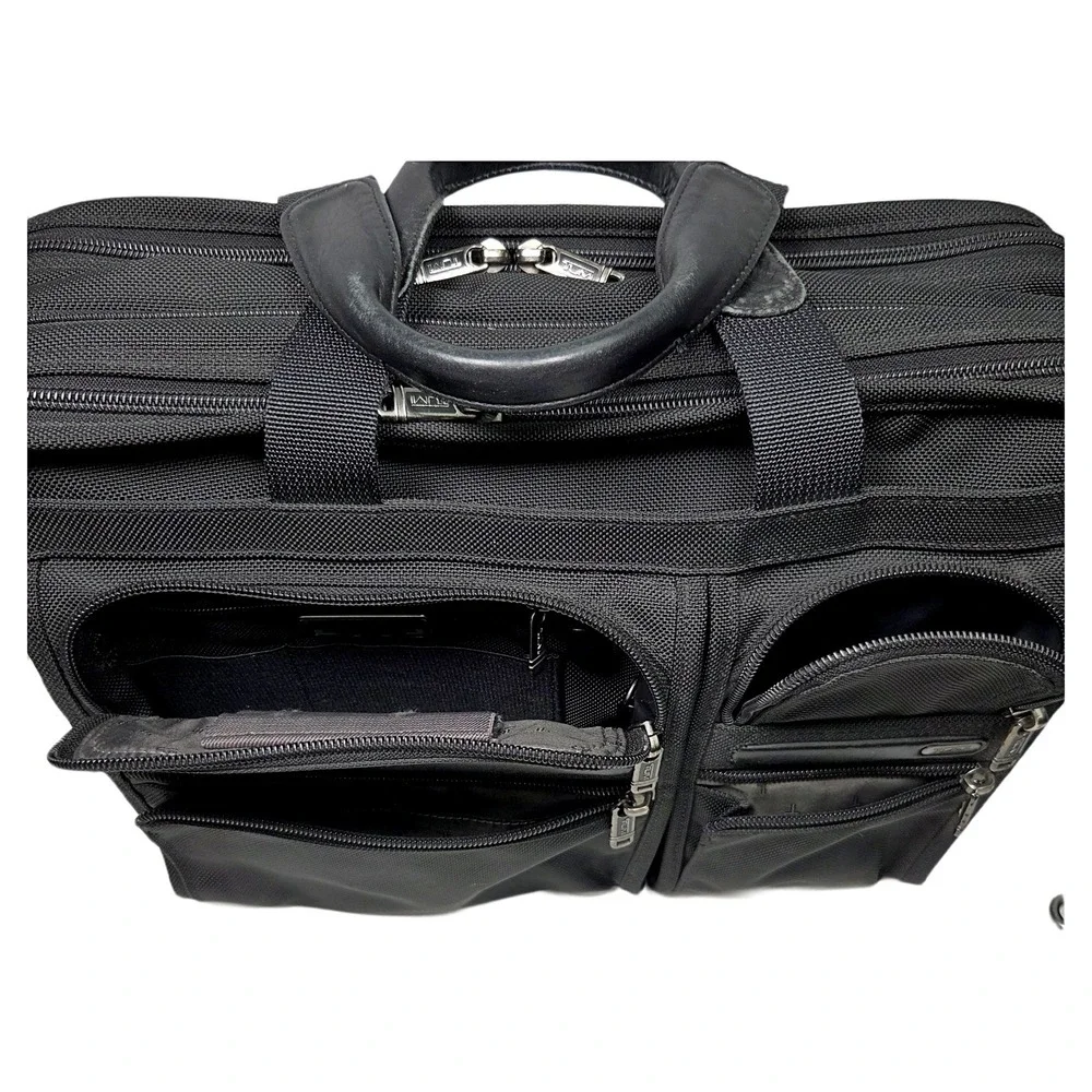 Tumi 26160D4 Black Ballistic Nylon 17in Laptop Briefcase Messenger Bag Excellent