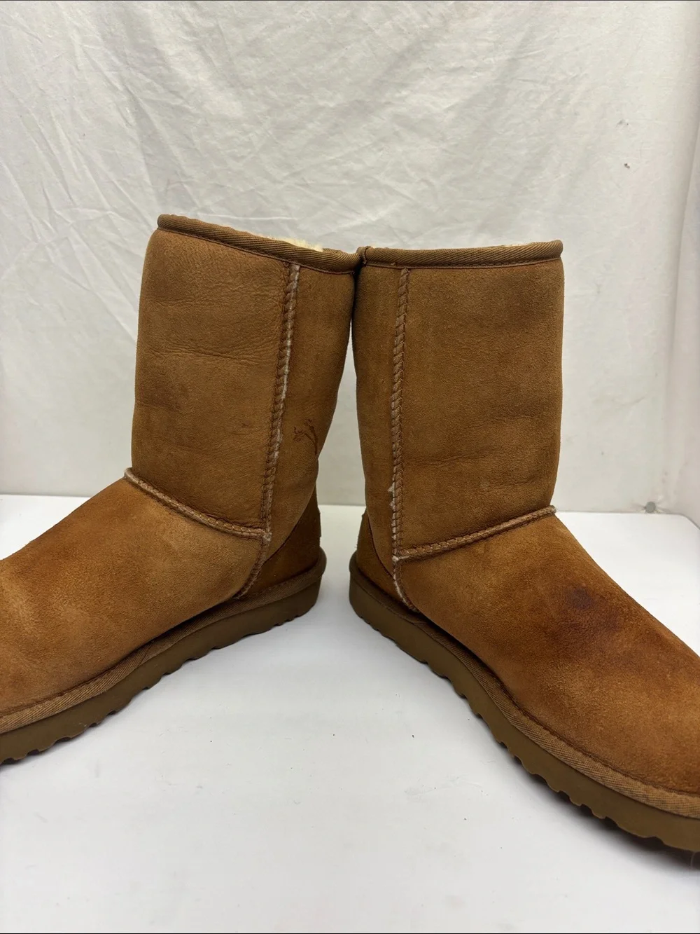 UGG Classic Short Boots, women’s size 8, box 76