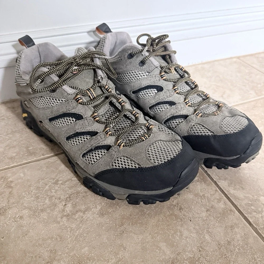 Merrell moab ventilator