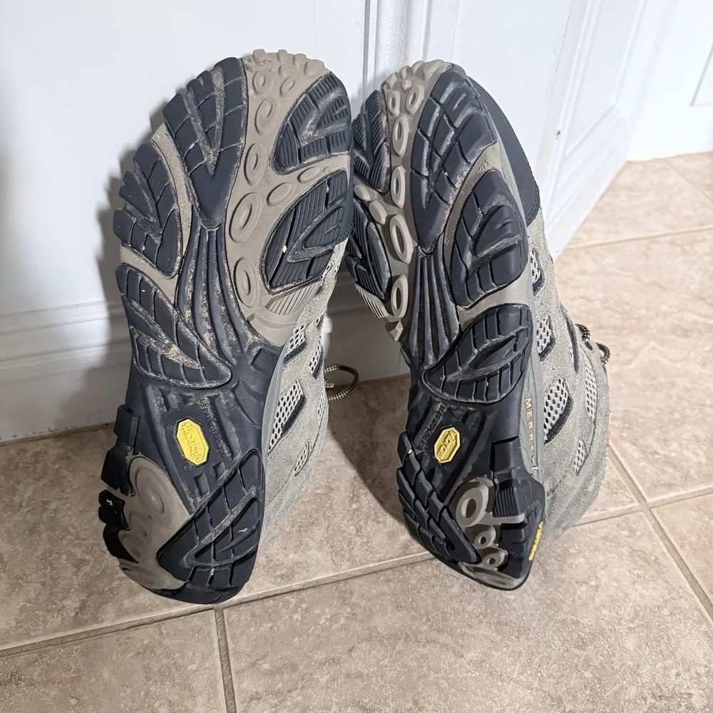 Merrell moab ventilator