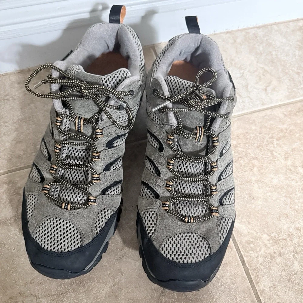 Merrell moab ventilator