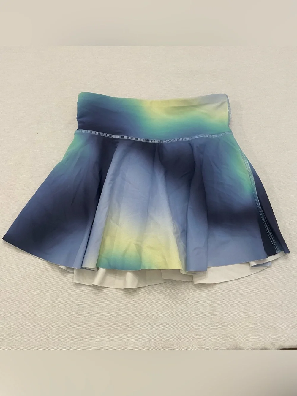 Old Navy Tie Dye Blue Gradient Athletic Skirt with Yellow Accent Medium