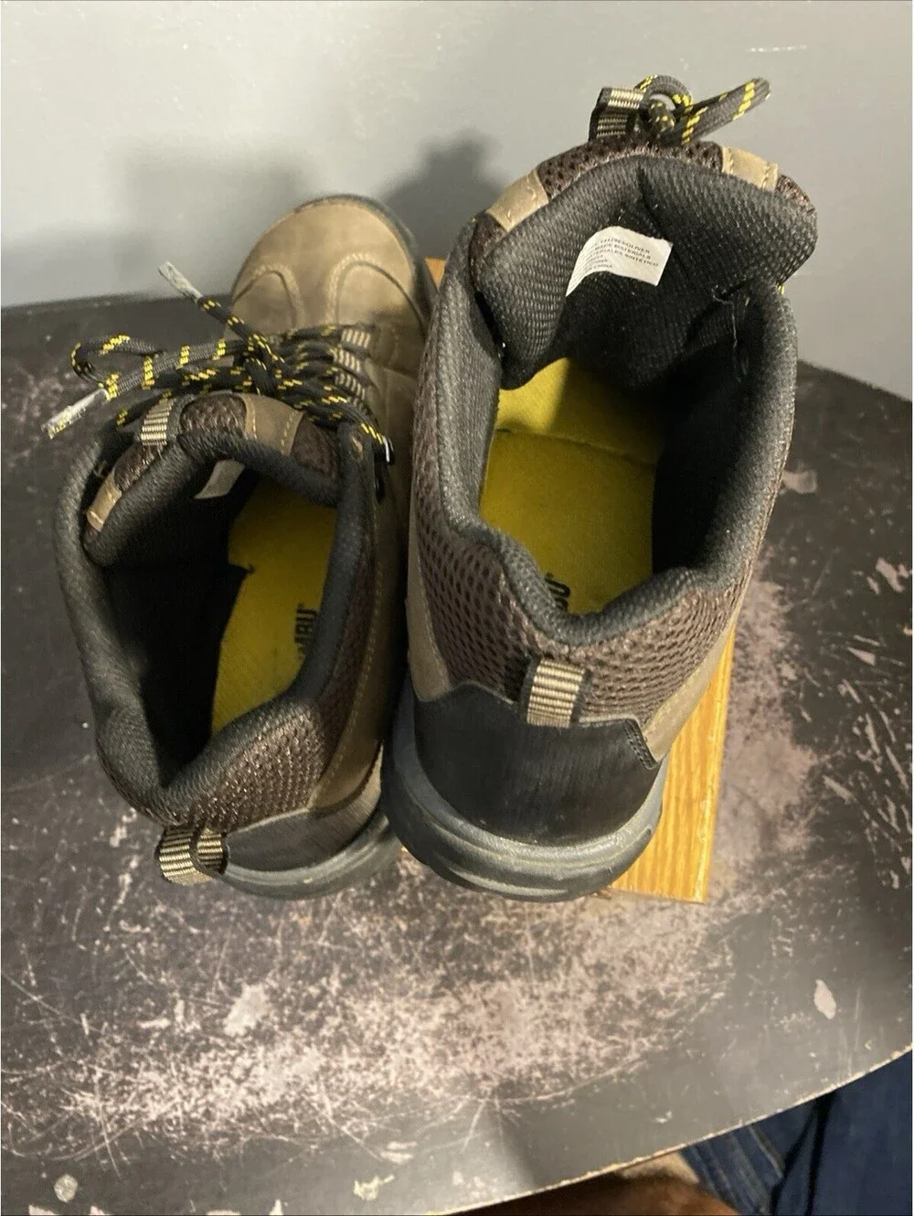 Khombu Hiking Boots very light weight Men size 9
