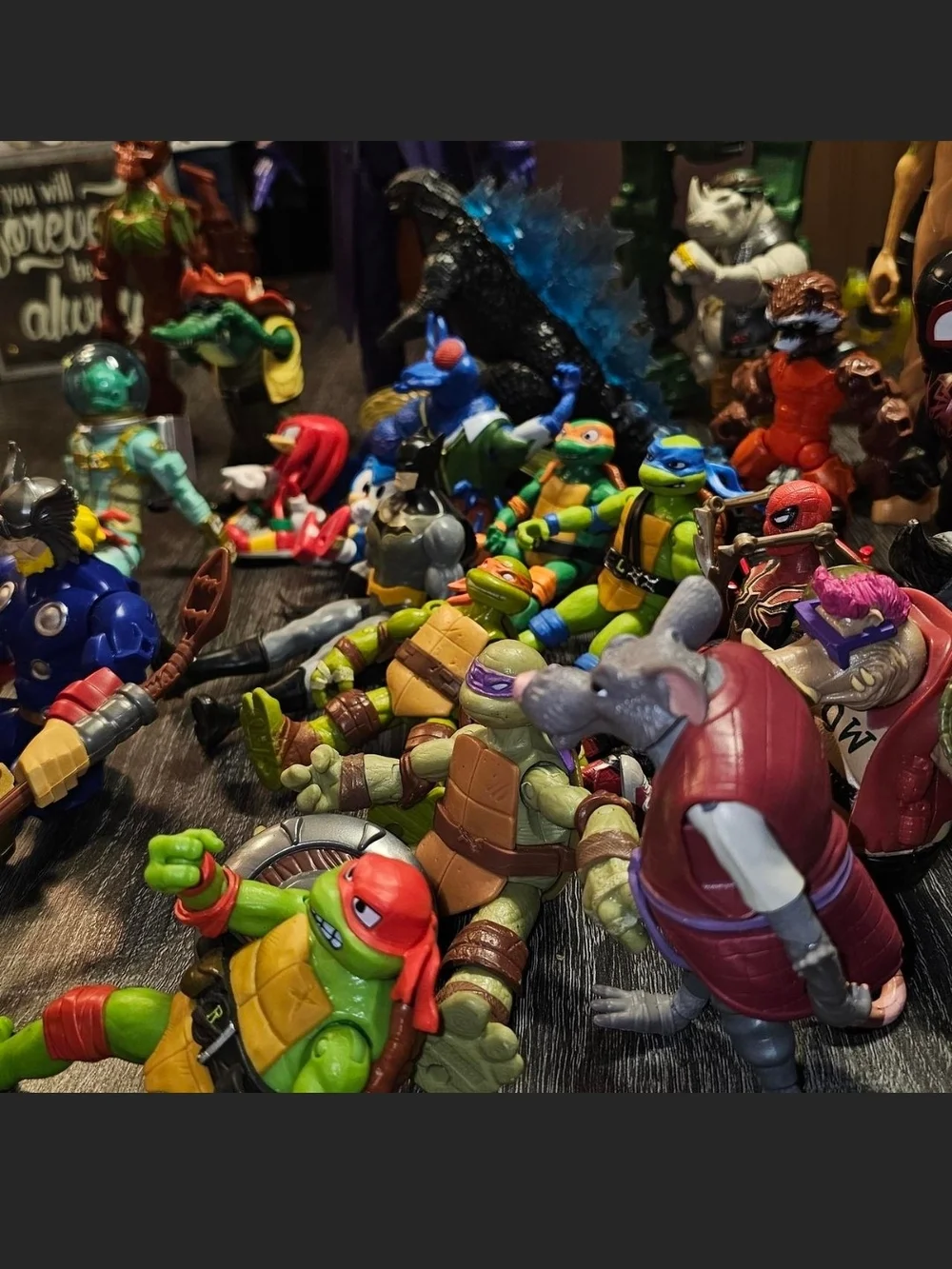 Teenage Mutant Ninja Turtles/marvel Action Figure Set - Green & Red