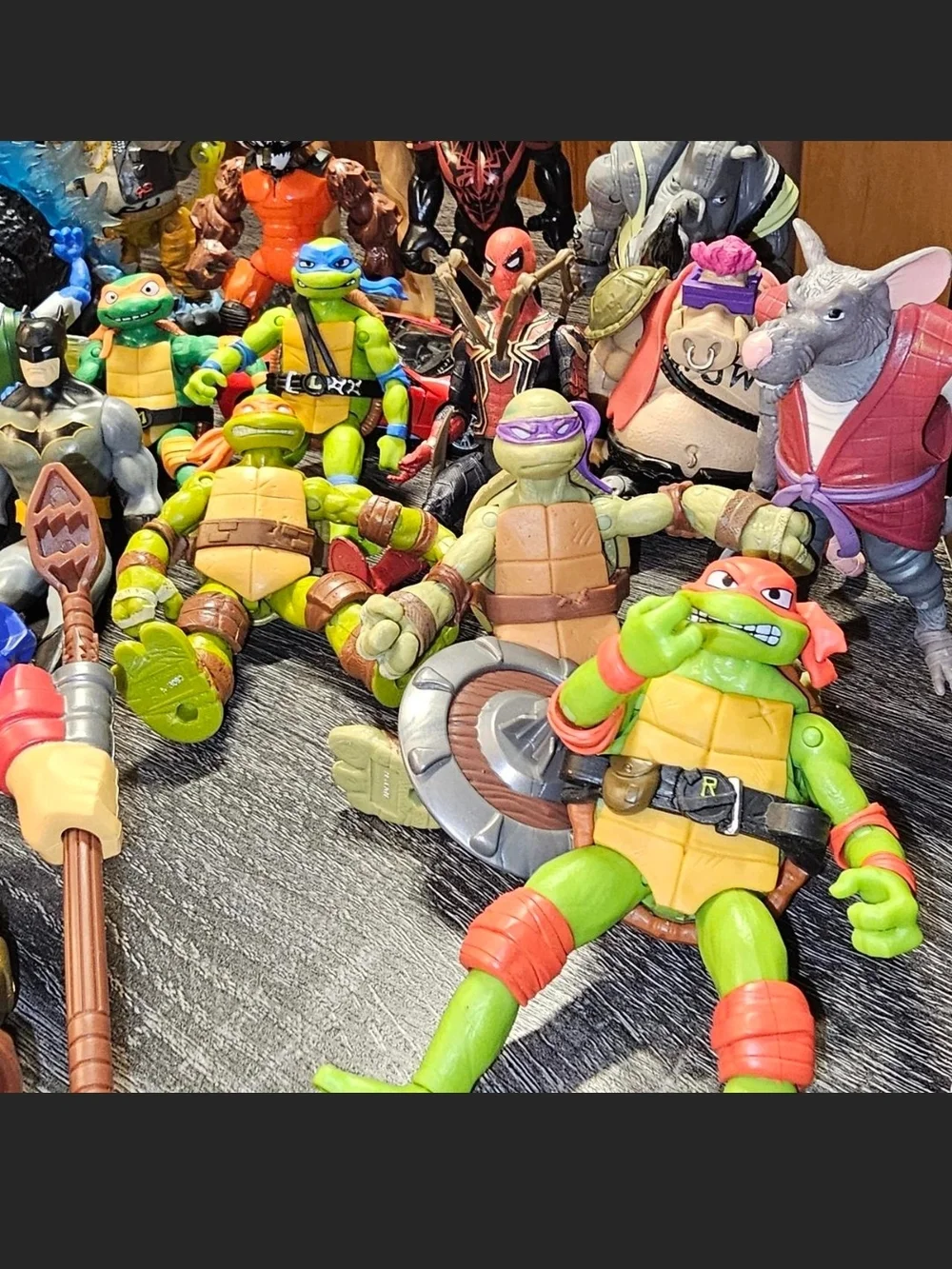 Teenage Mutant Ninja Turtles/marvel Action Figure Set - Green & Red