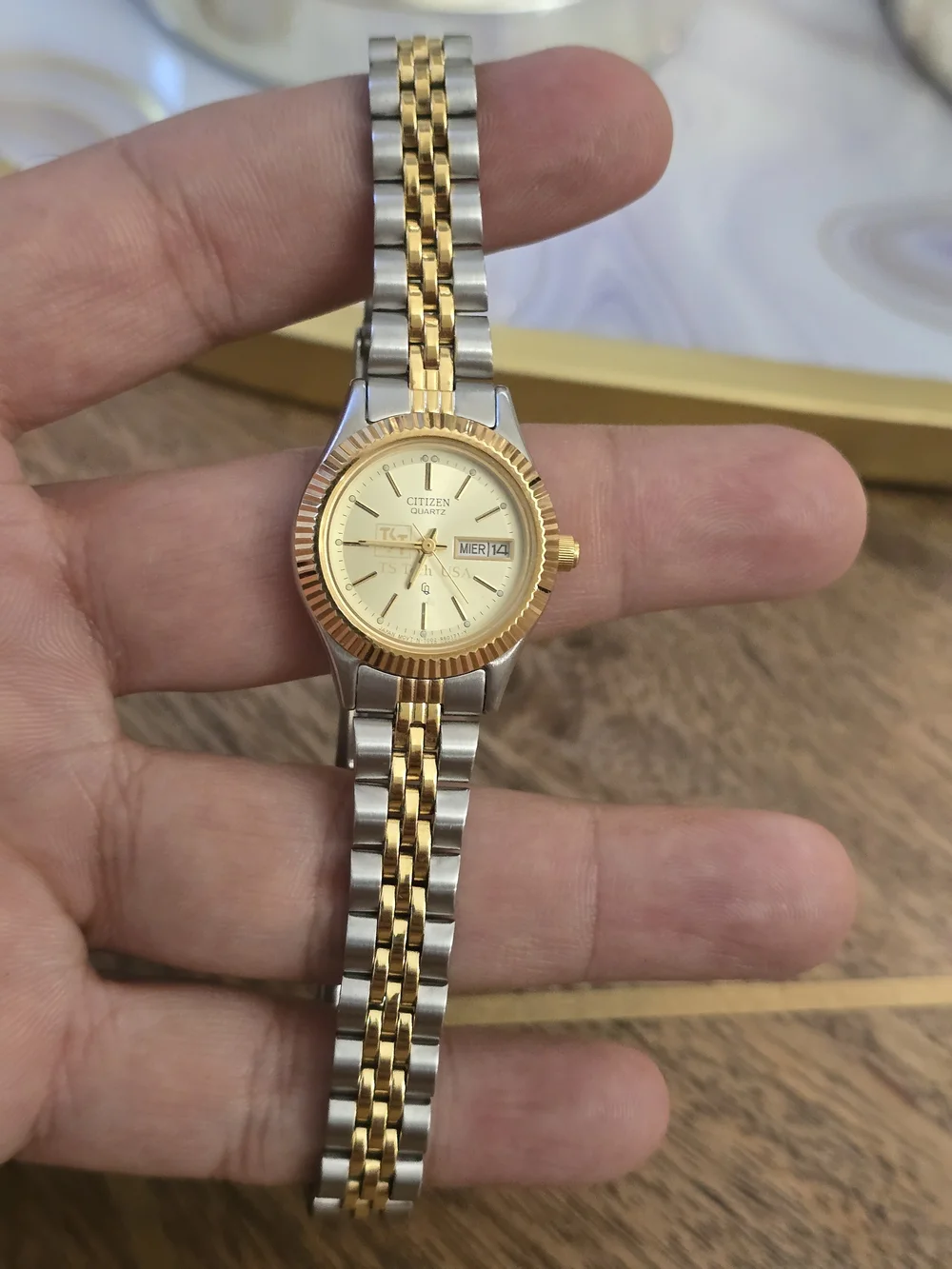 Citizen elegant women