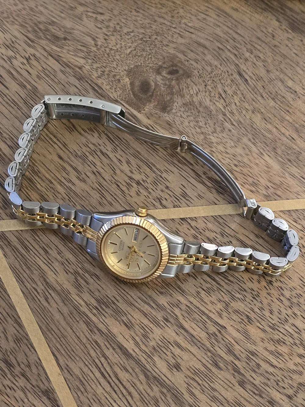 Citizen elegant women