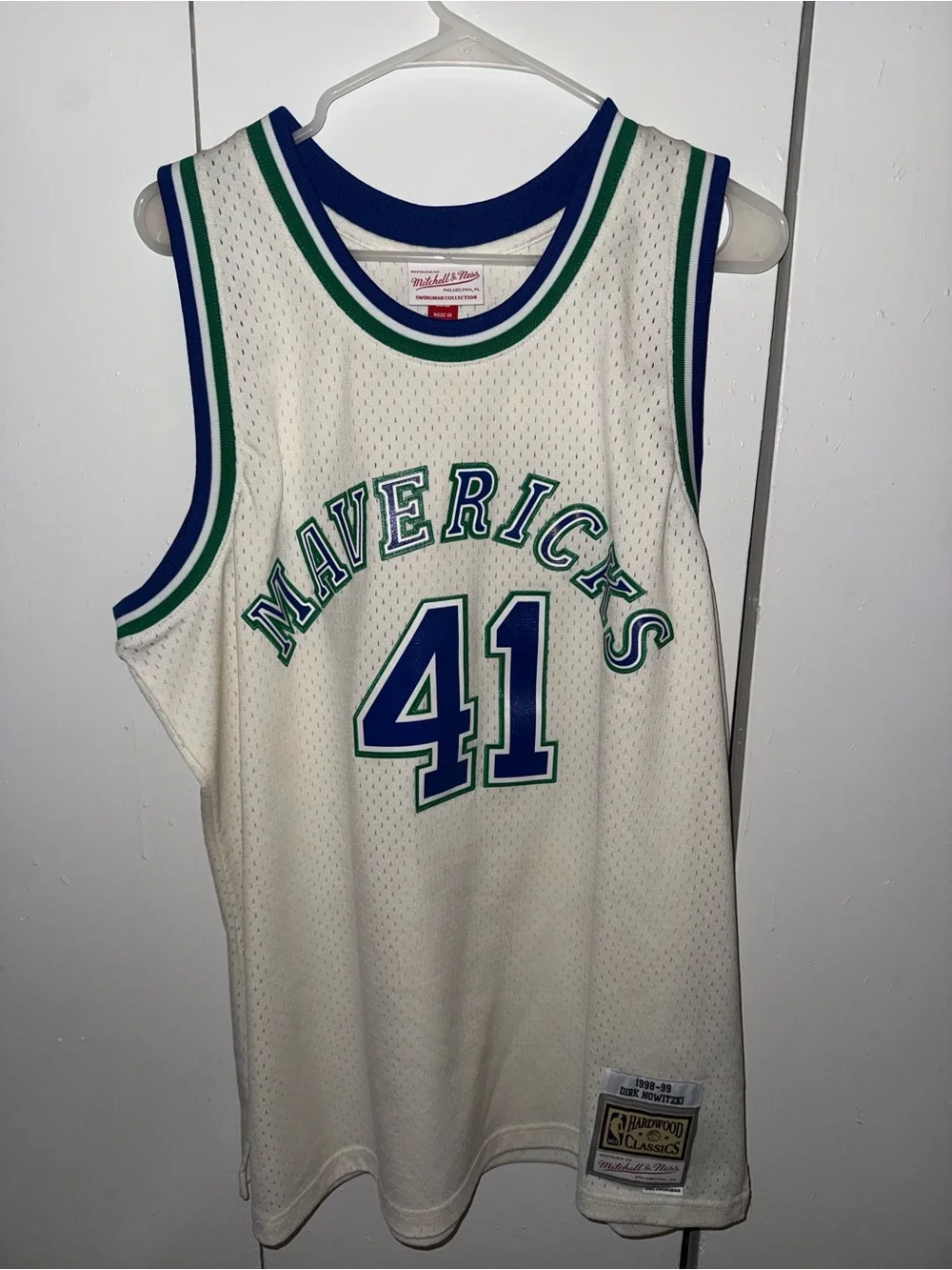 Mitchell & Ness Mavericks #41 Dirk Nowitzki White Swingman Jersey