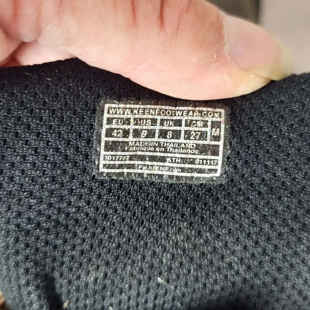 Keen surface wear