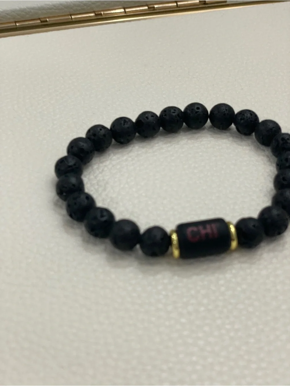 Chi versatile accents