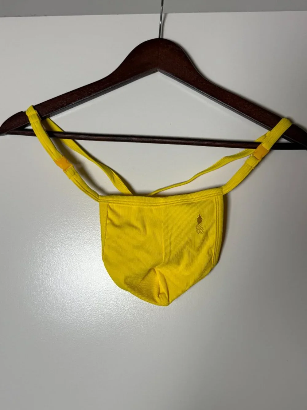 JJ Malibu: G String V Back Jockstrap - Sun Yellow