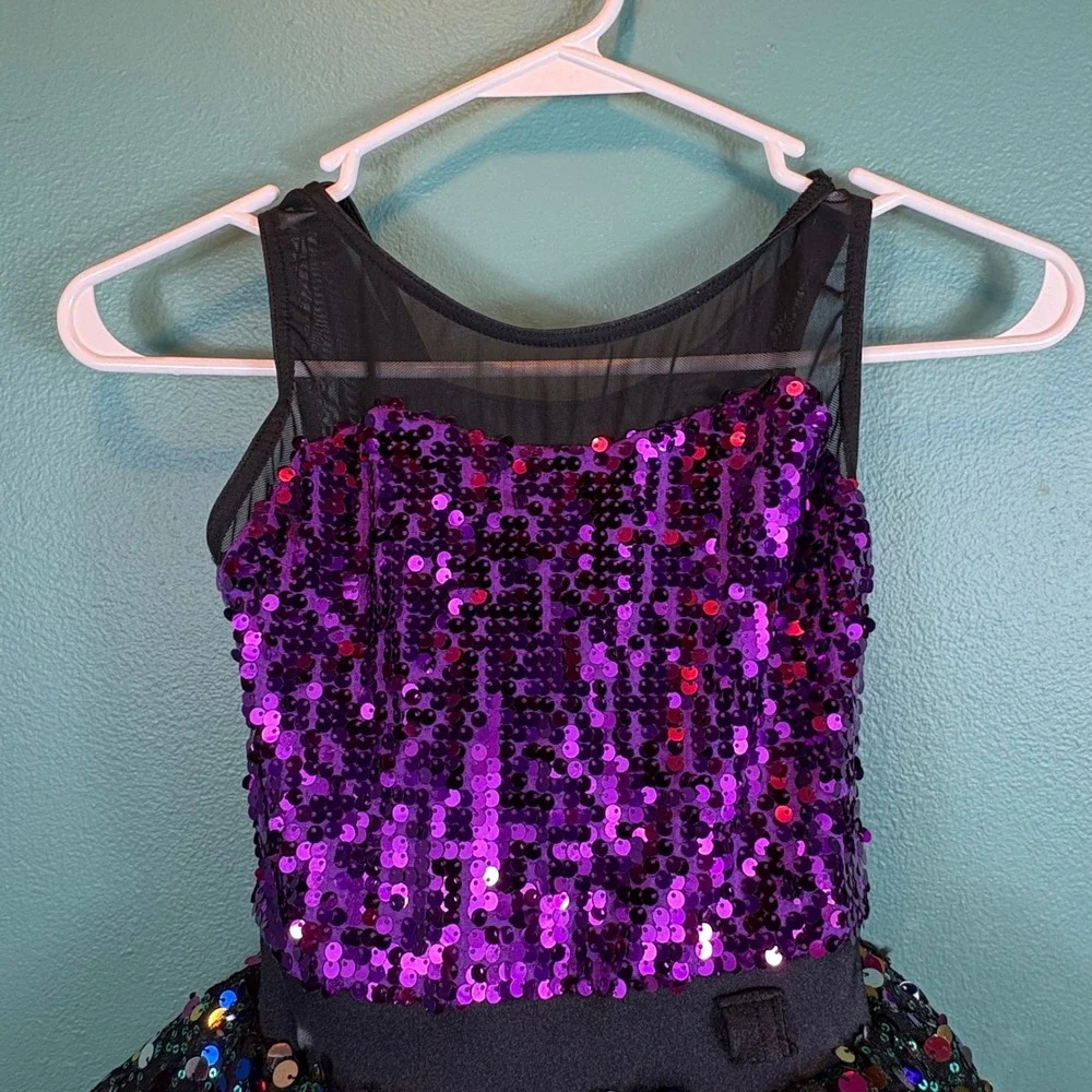 Weissman sparkly dance