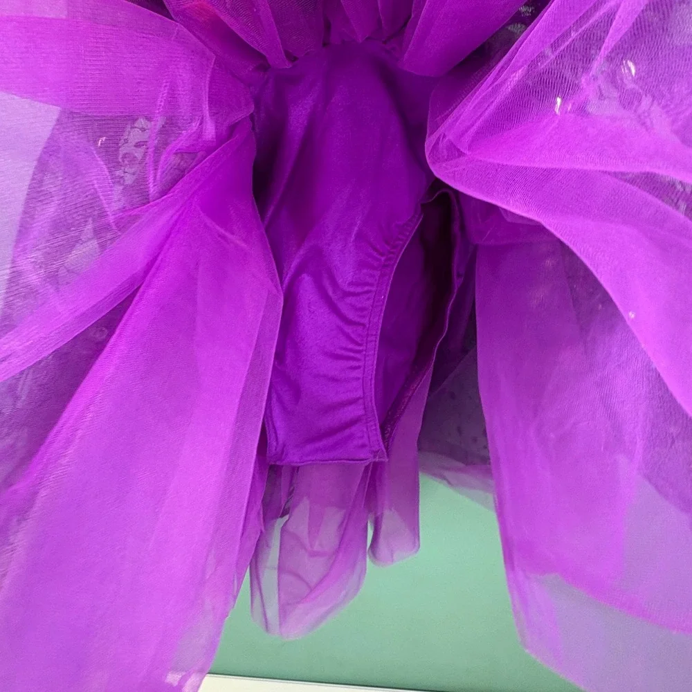 Weissman sparkly dance