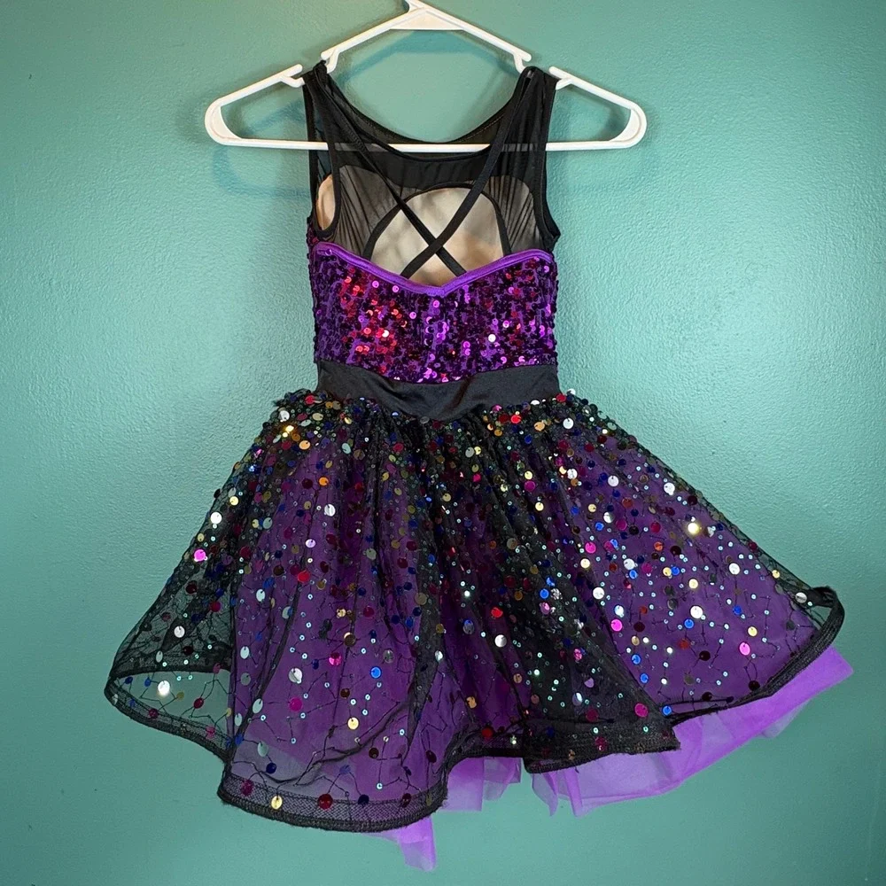 Weissman sparkly dance