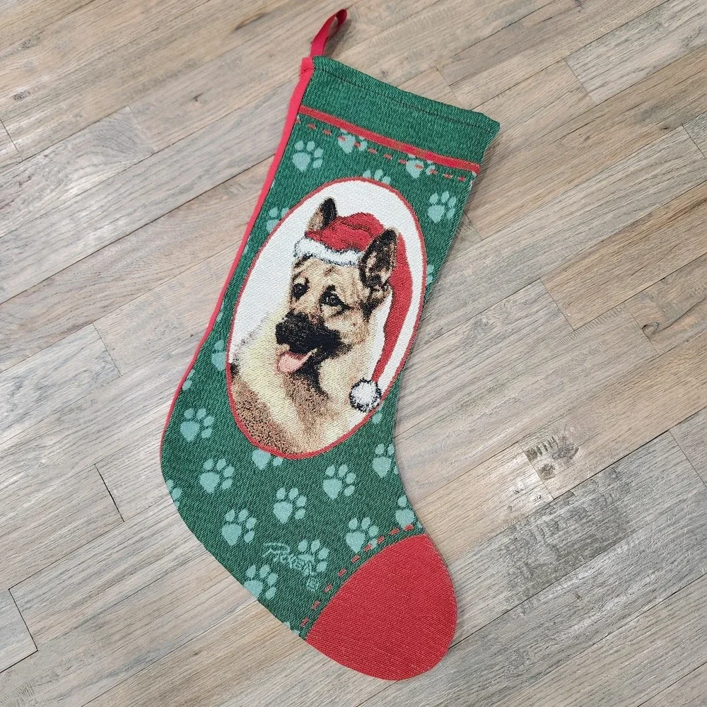 N/A wearing decor
