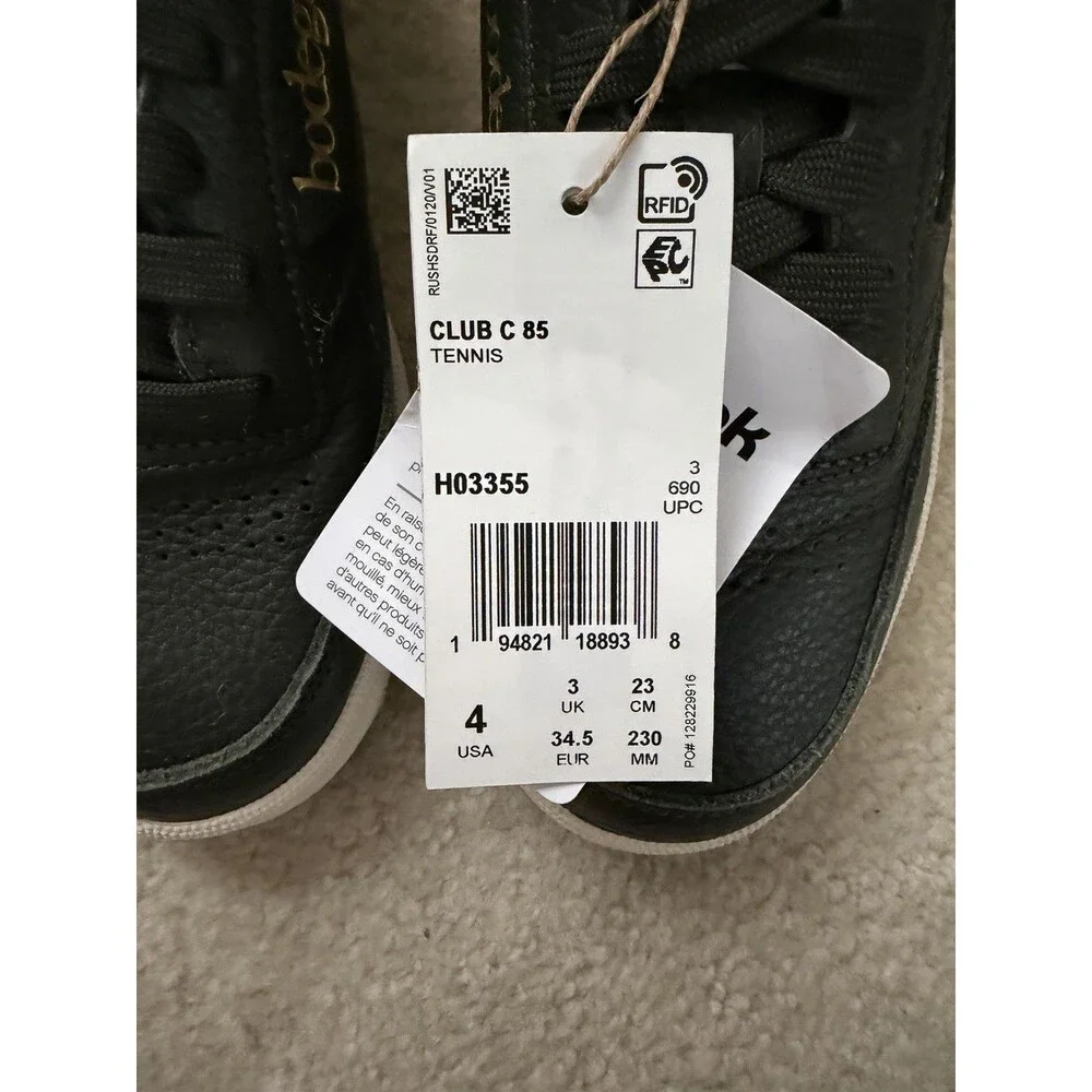 Reebok product pair