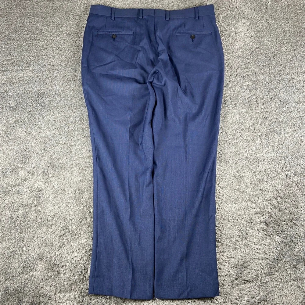 Lauren Ralph Lauren returns tailored