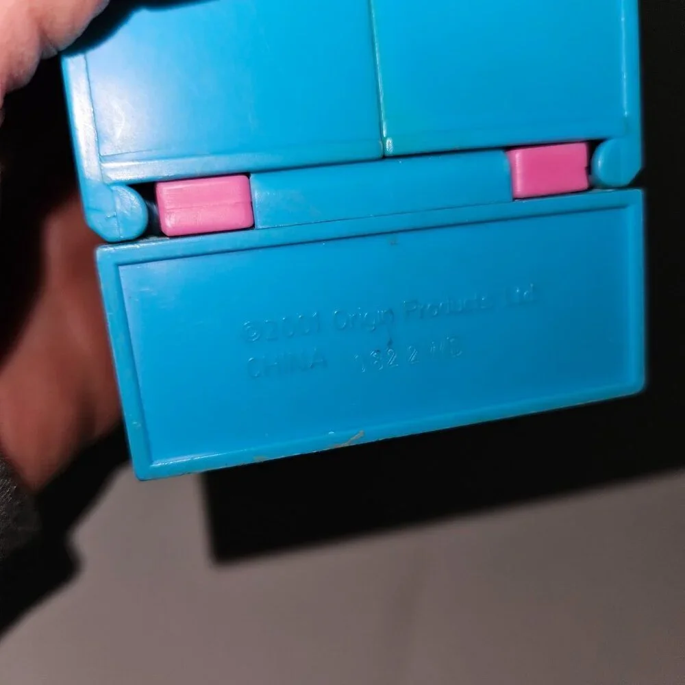 Polly Pocket fold out
