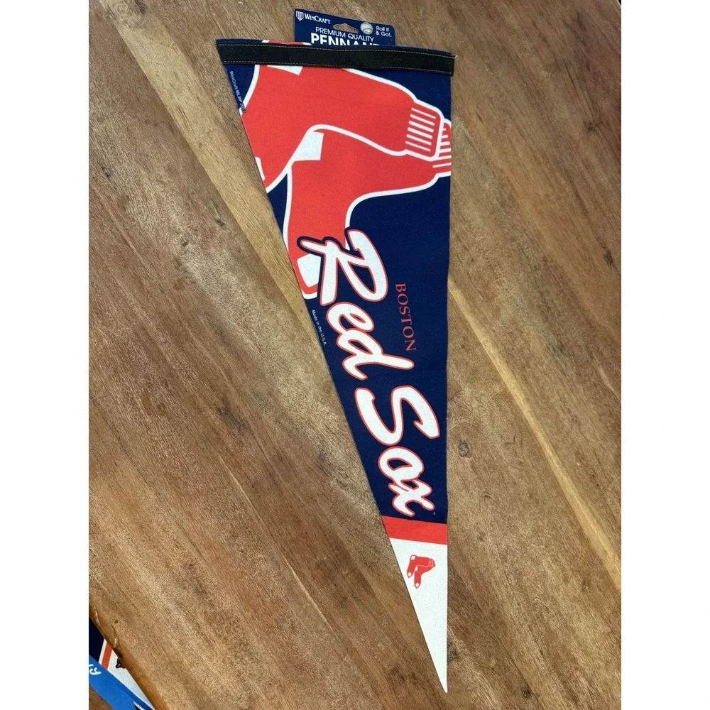 BOSTON RED SOX ROLL UP FELT‎ PREMIUM PENNANT 12