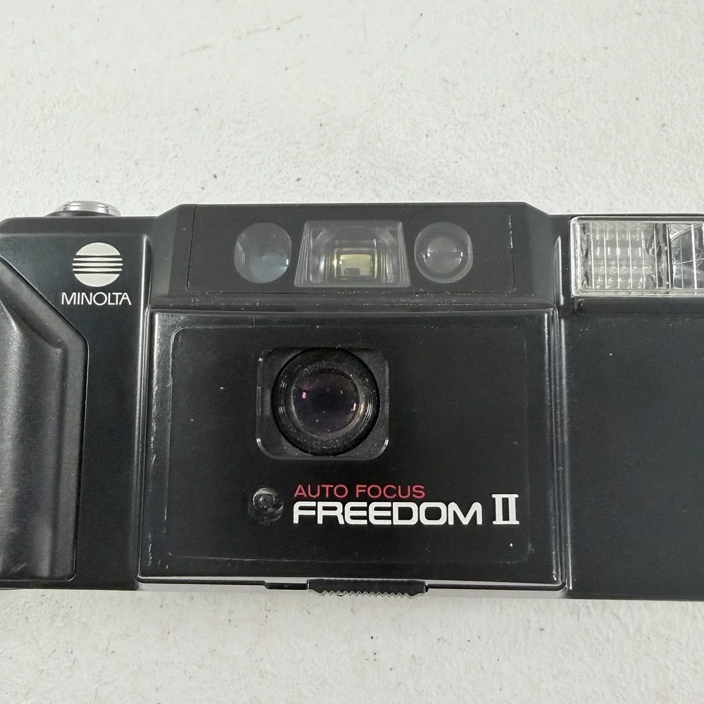 Minolta Freedom II 35mm Film Camera Point‎ Shoot AF Flash READ DESCRIPTION WORKS