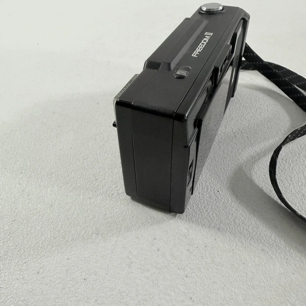 Minolta Freedom II 35mm Film Camera Point‎ Shoot AF Flash READ DESCRIPTION WORKS