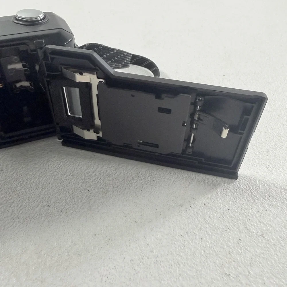 Minolta Freedom II 35mm Film Camera Point‎ Shoot AF Flash READ DESCRIPTION WORKS