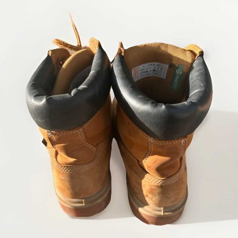 Timberland moderate signs