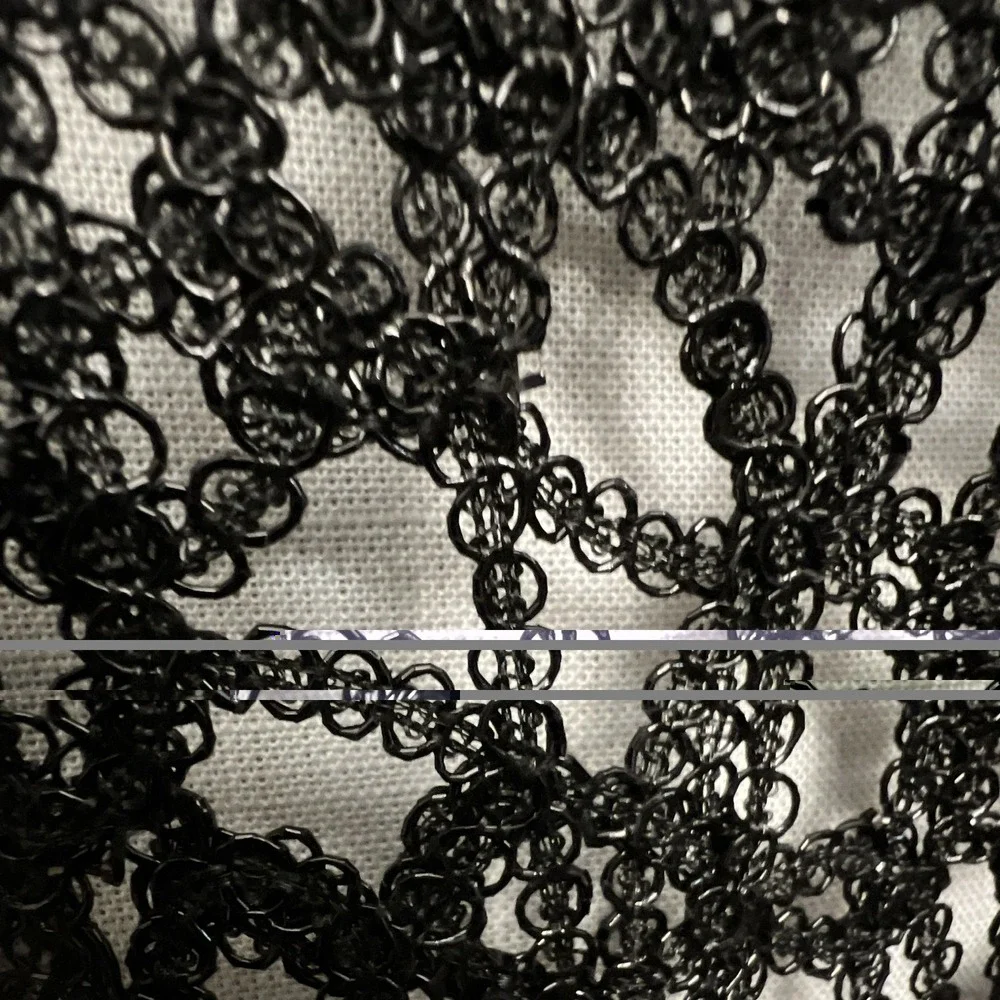 N/A black textured