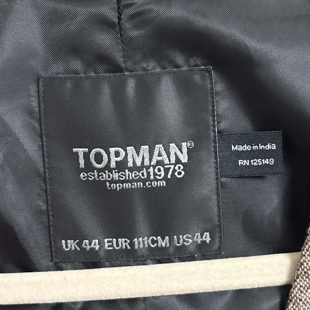 Topman vest features