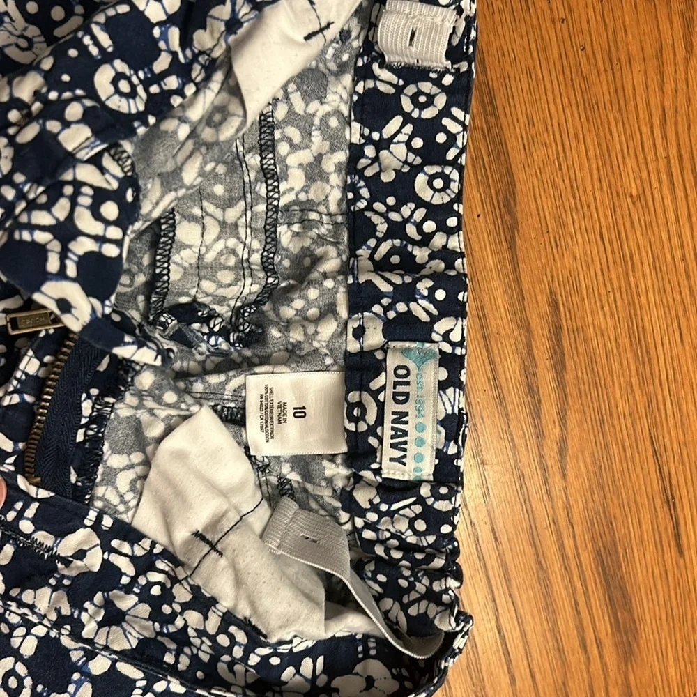 Old Navy Shorts/6