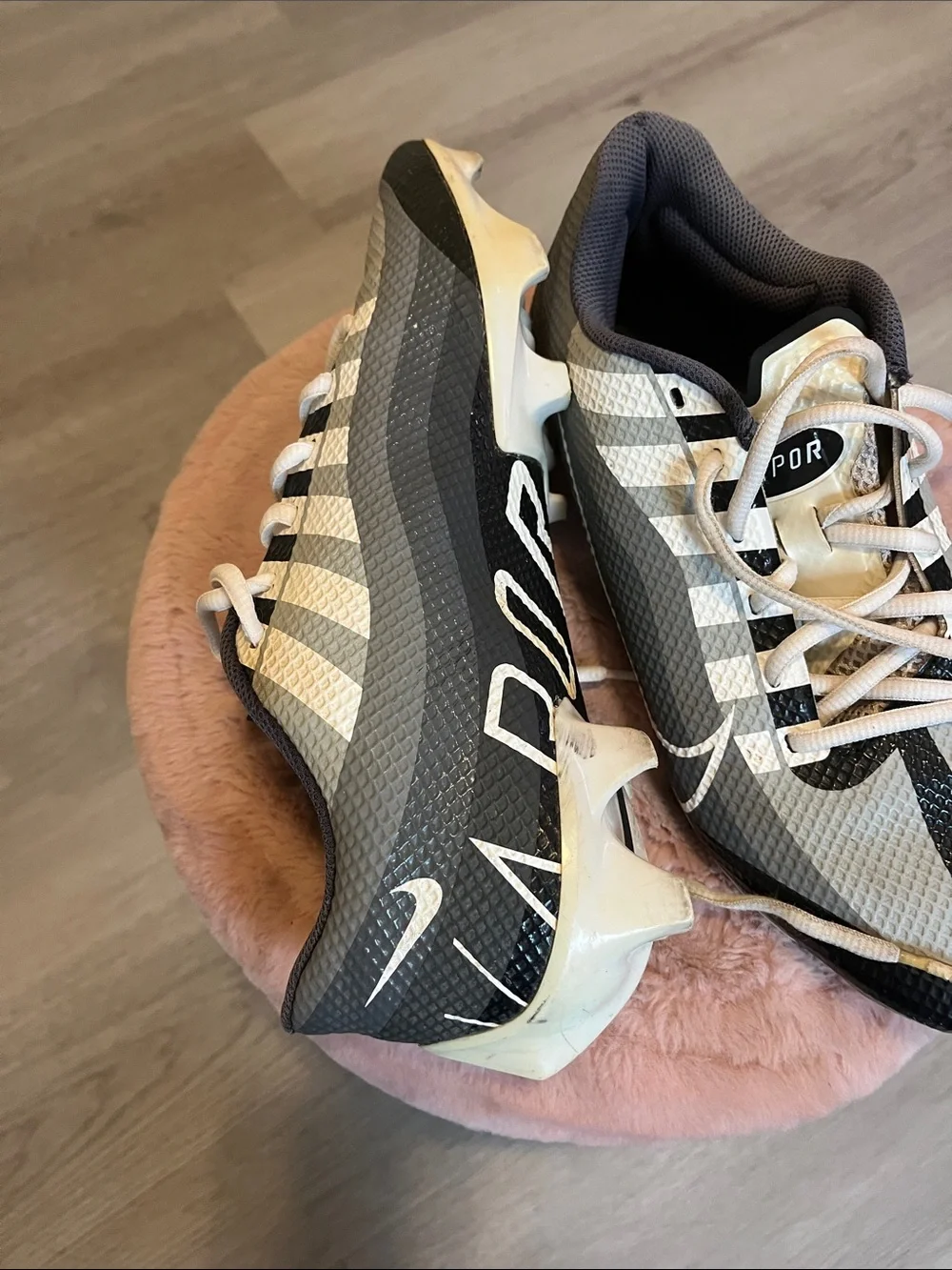 Nike low profile