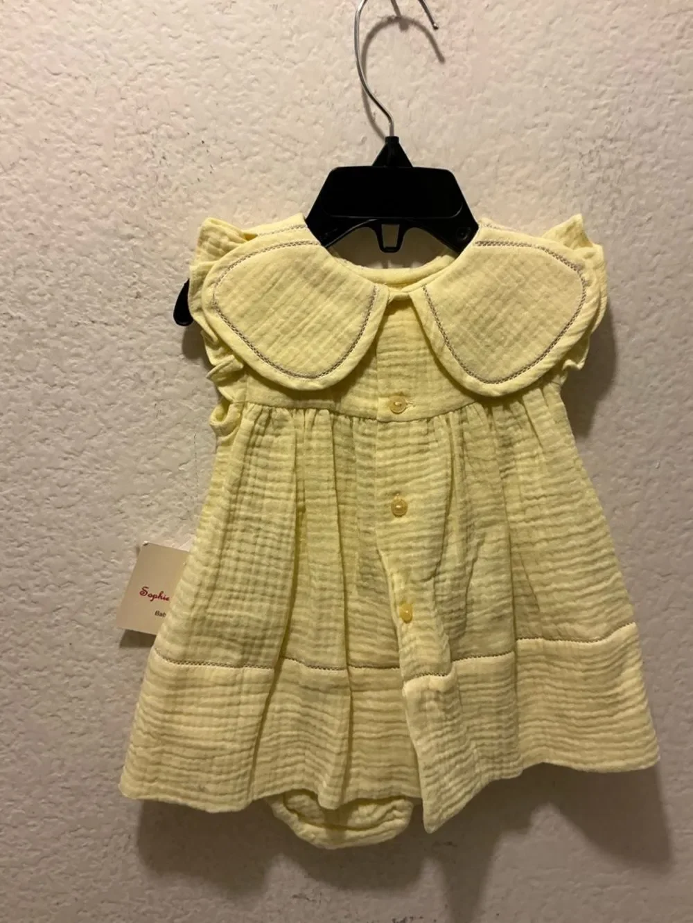 Sophie & Lucas charming yellow