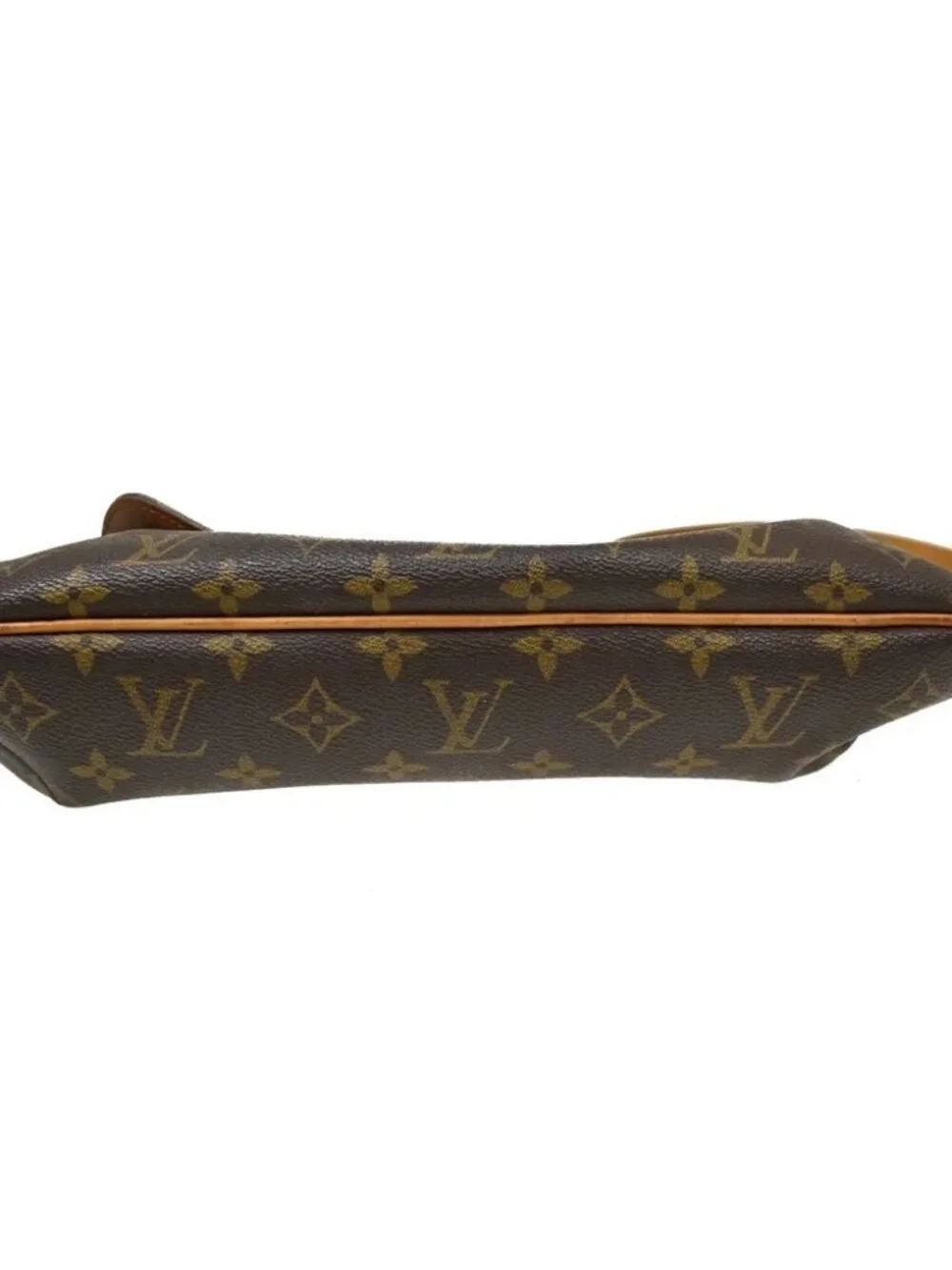 Louis Vuitton cracks canvas 	ab