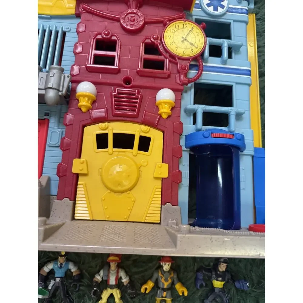 Fisher-Price Imaginext Emergency Rescue City Playset with 8 Action Figures Lot