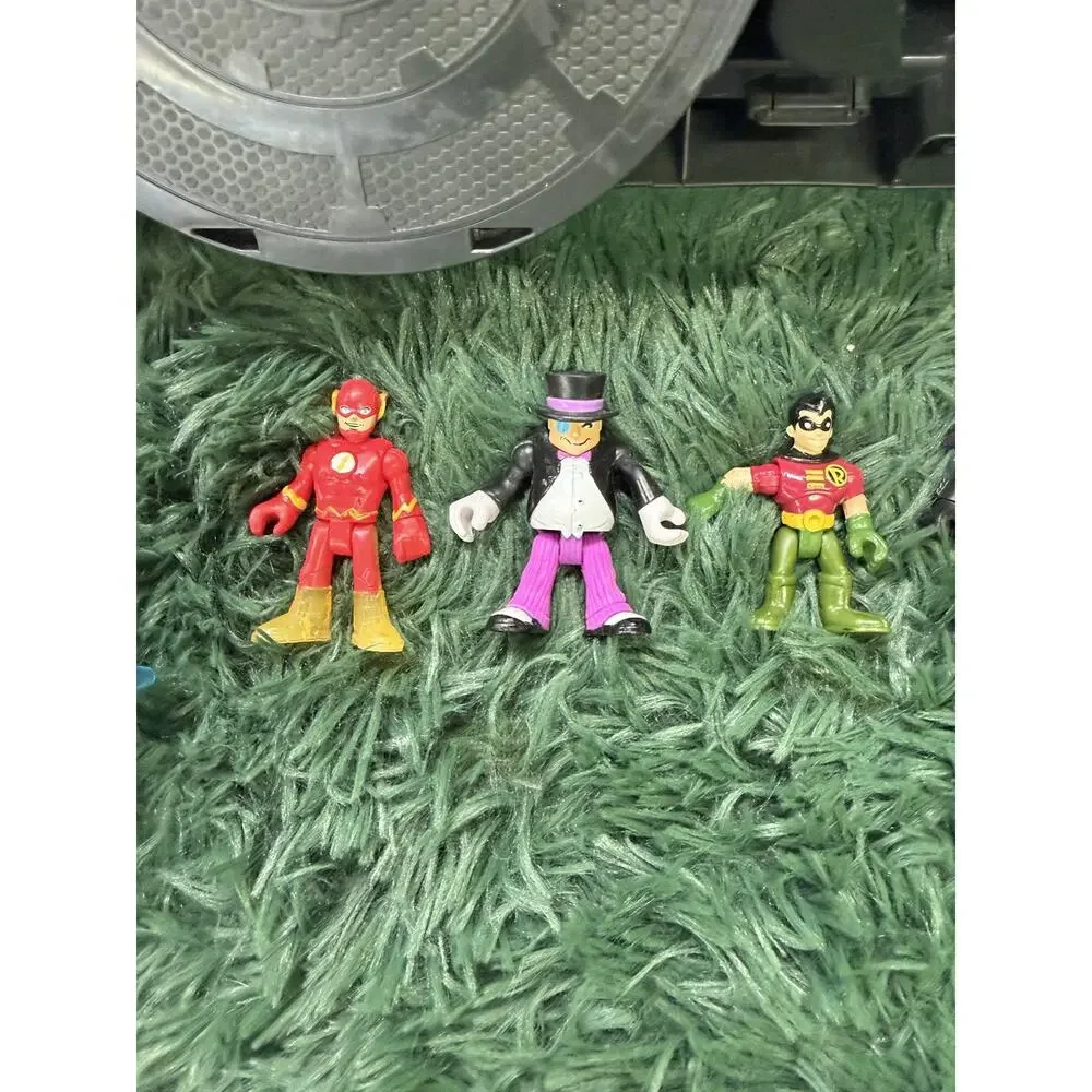 Fisher-Price Imaginext DC Super Friends Batcave Playset & 5 Figures, Penguin Jet