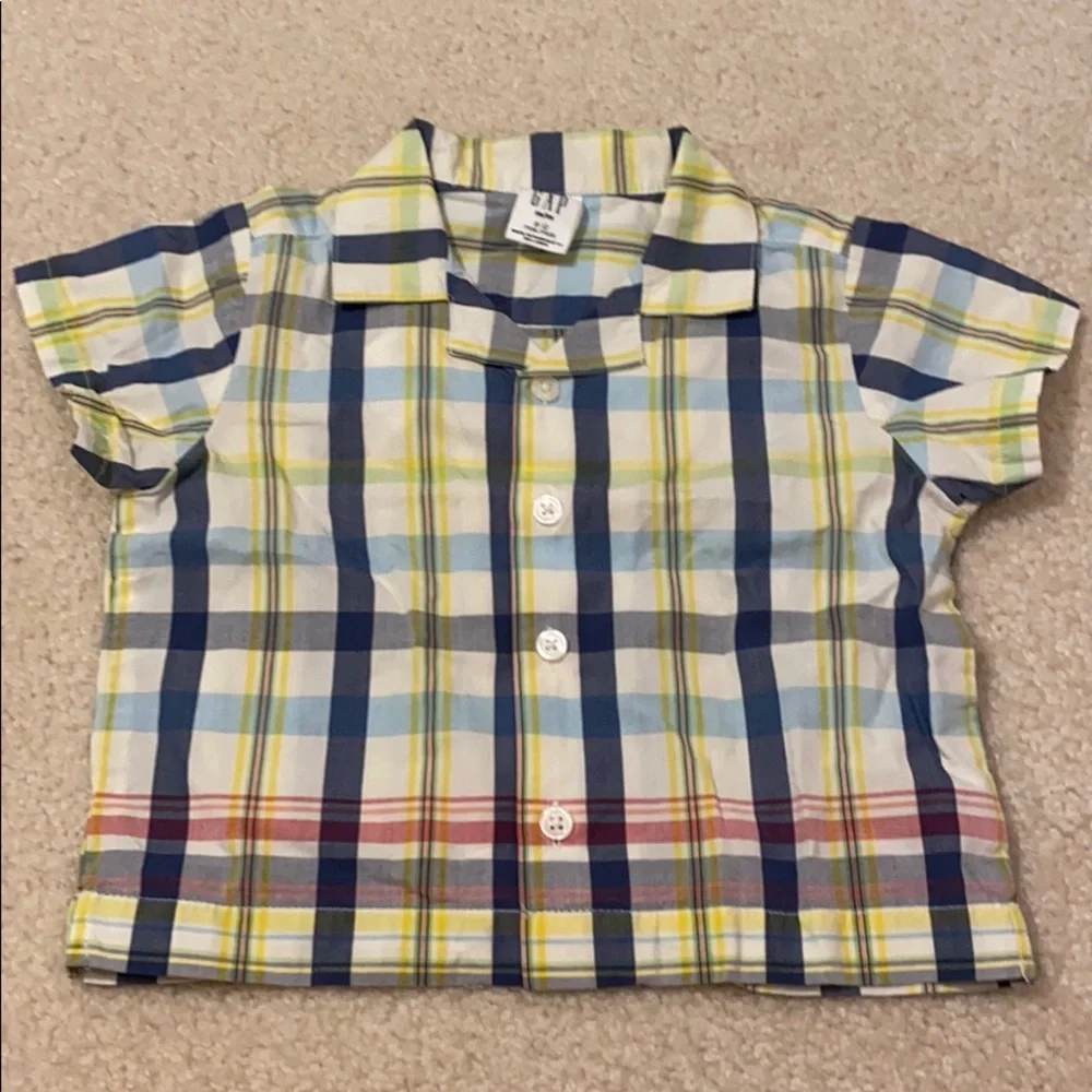 NWT Gap button down shirt sleeve shirt
