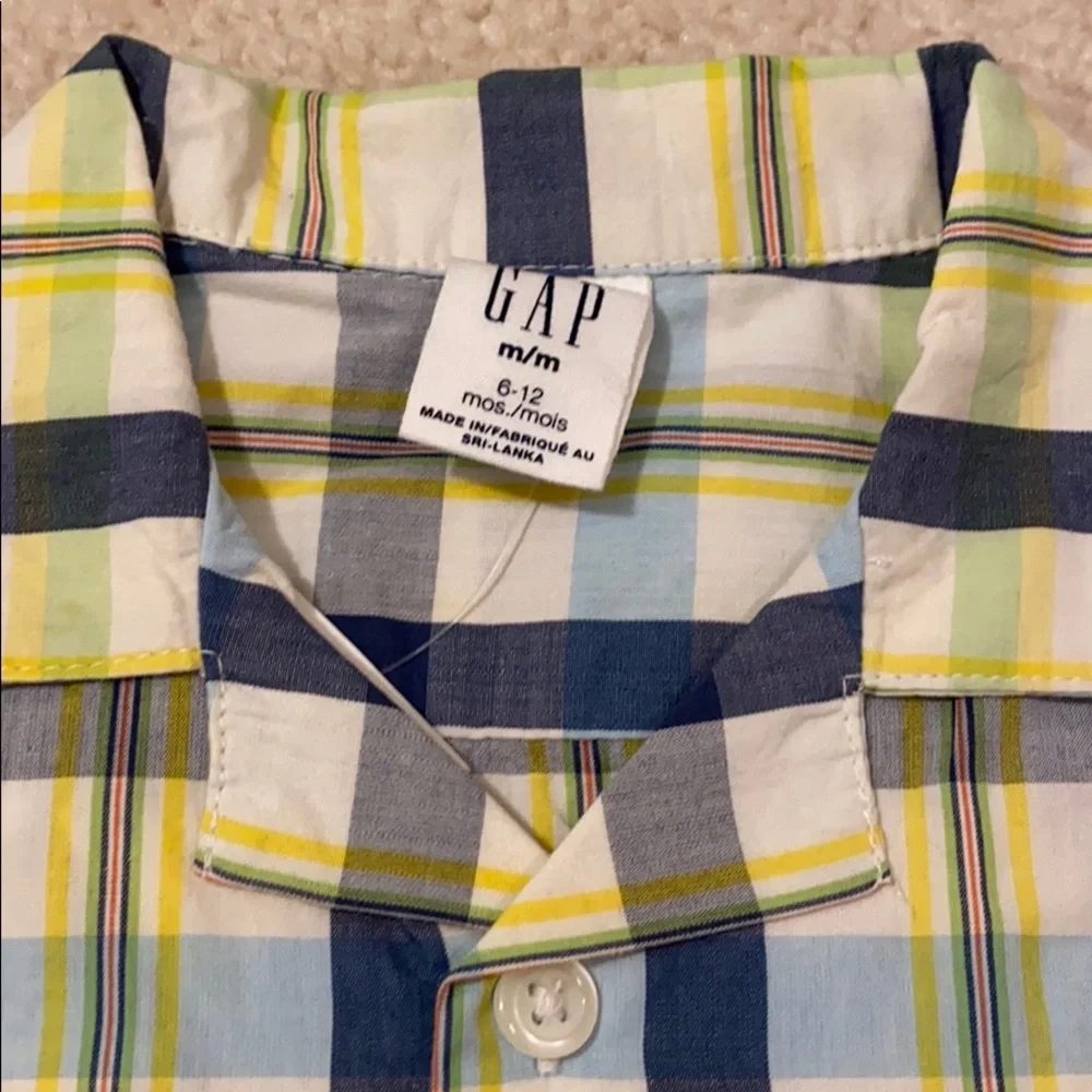 NWT Gap button down shirt sleeve shirt