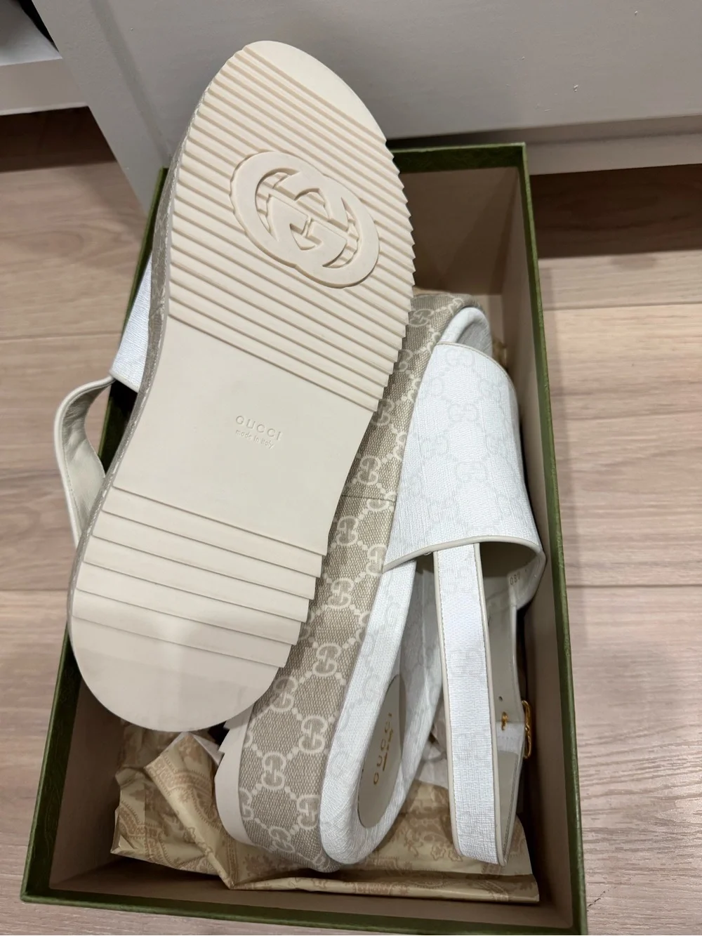 Gucci chic white