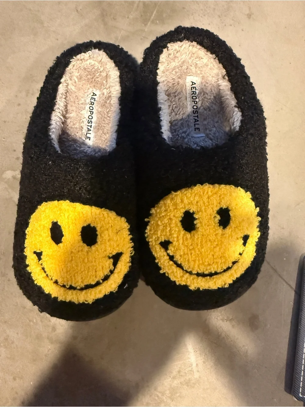 Aeropostale Kids Black Slippers with Yellow Smiley Face