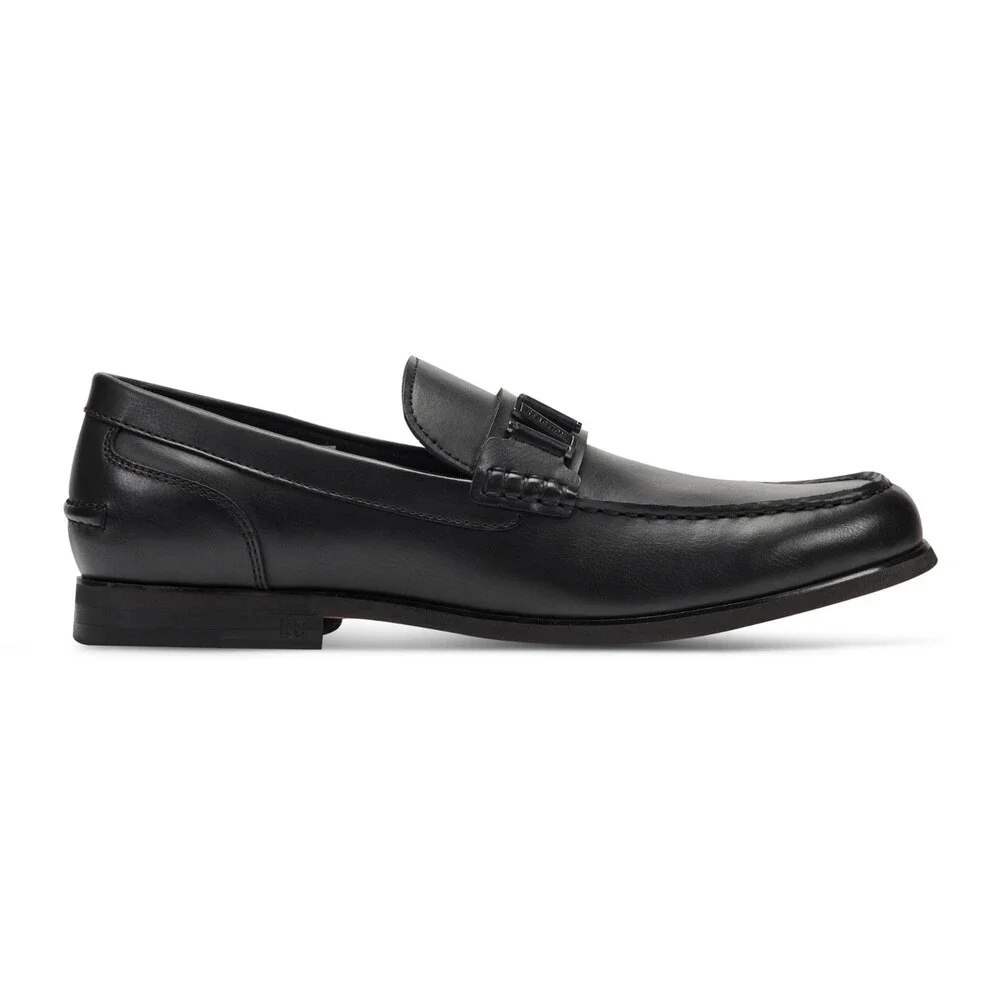 Kenneth Cole Reaction detail estate cole