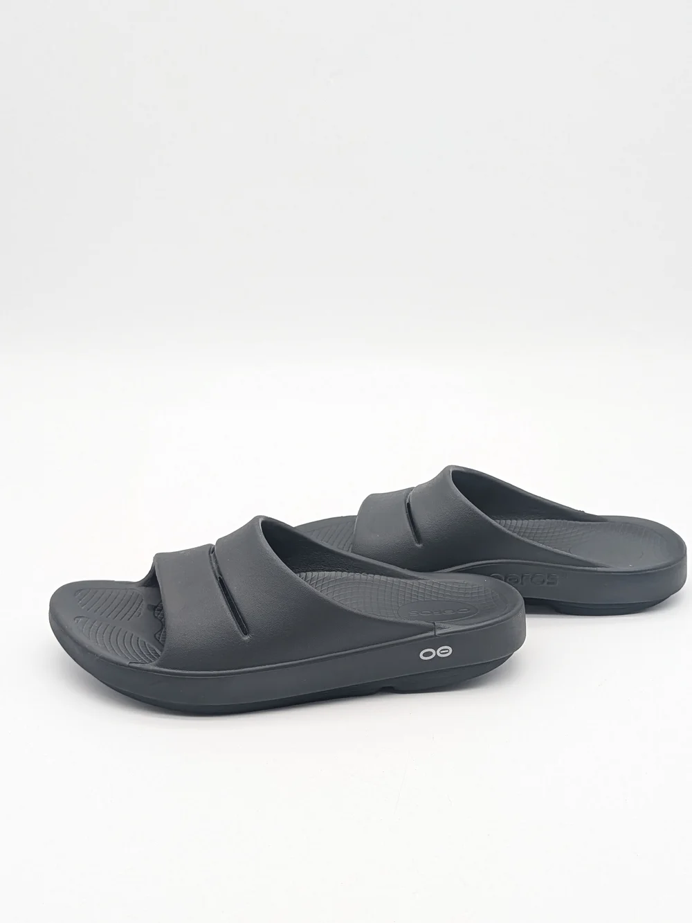 OOFOS comfortable black