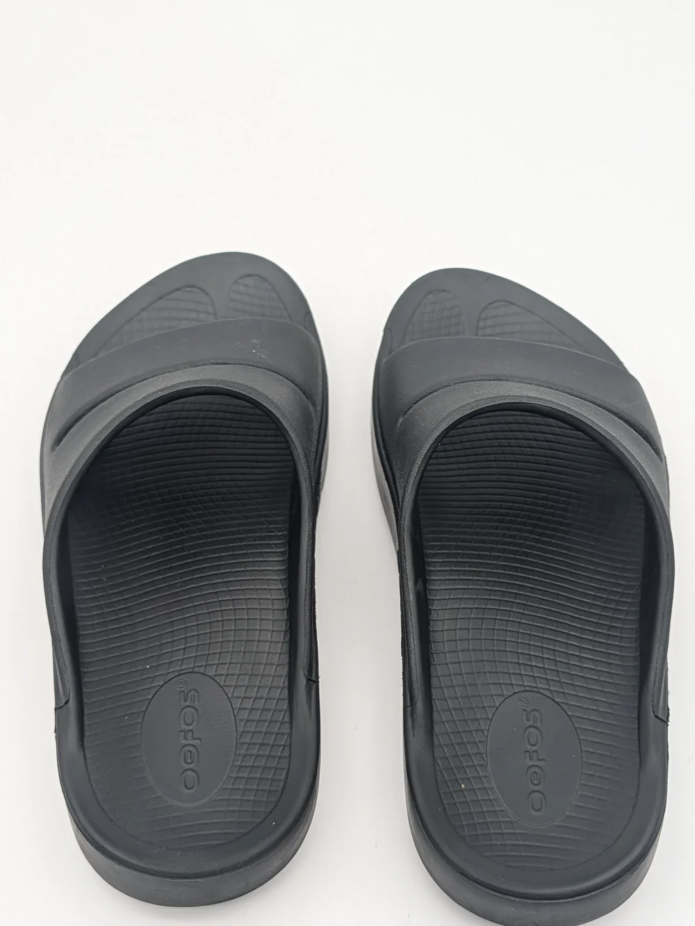 OOFOS comfortable black