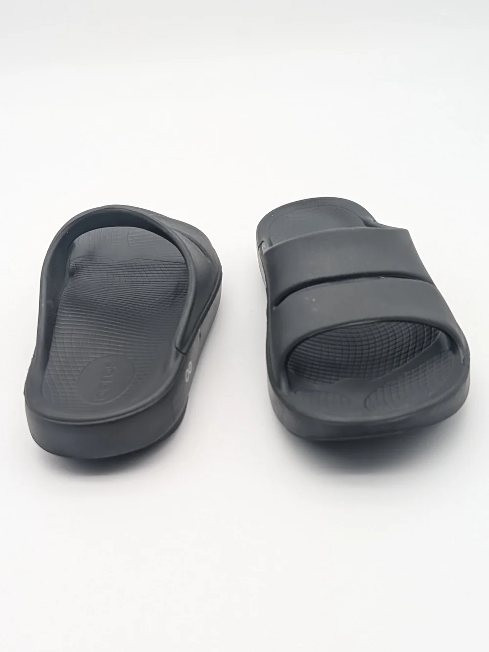 OOFOS comfortable black