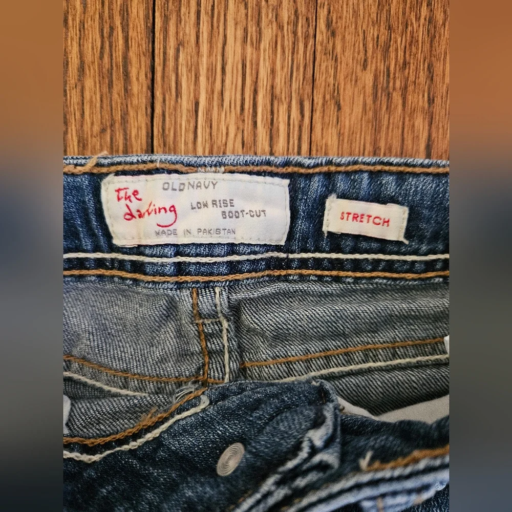 Old Navy The Darling Low Rise Boot Cut Jeans Sz 8R