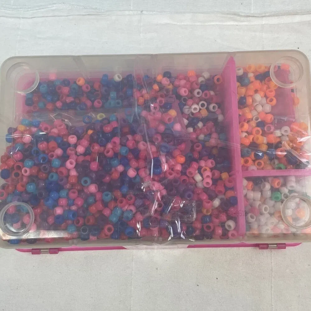 Unbranded plastic craft