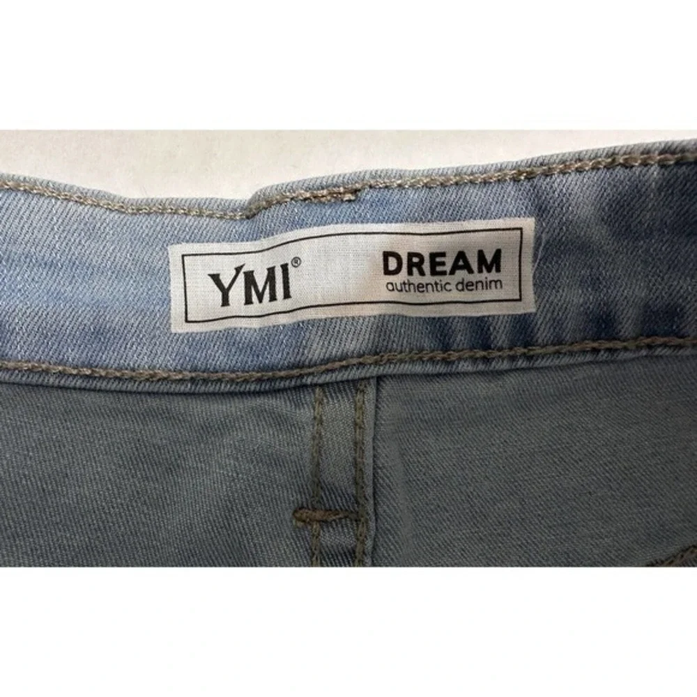 YMI Junior Distressed Shorts Size 11/ 30 Denim Light‎ Wash Dream Collection #864