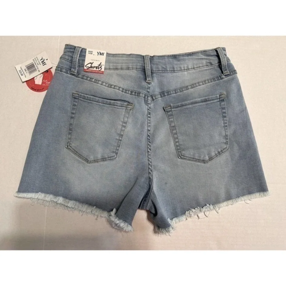 YMI Junior Distressed Shorts Size 11/ 30 Denim Light‎ Wash Dream Collection #864