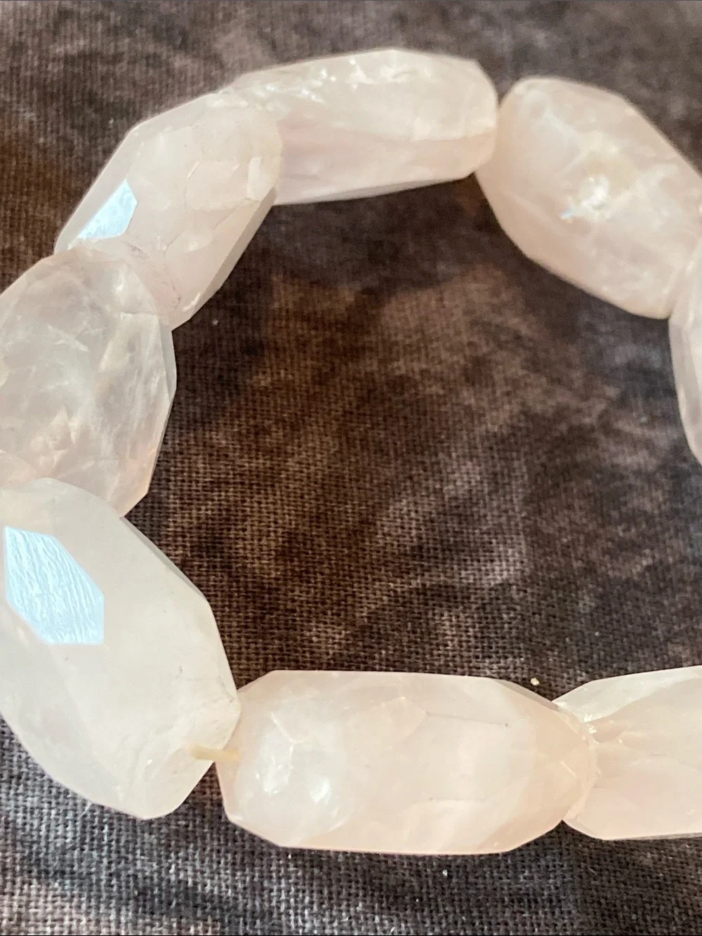 N/A white everyday beads