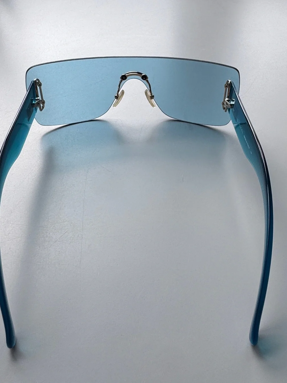 Vintage Gucci “screen”Blue Rimless Shield Sunglasses with Comfortable Nose bridg